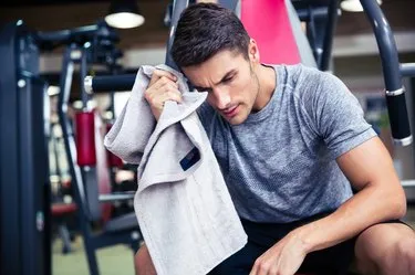 Why Does My Scalp Sweat When I Exercise? 2 Why Does My Scalp Sweat When I Exercise